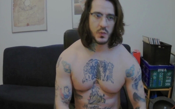 Gisli_33  10-12-2021 Recorded Video Topless